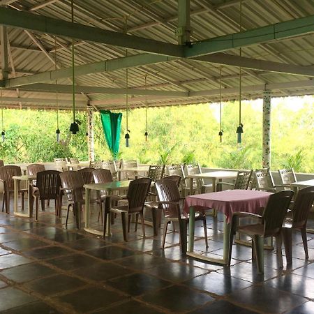 White Elephant Restaurant & Cottages Gokarna Гокарна Екстер'єр фото