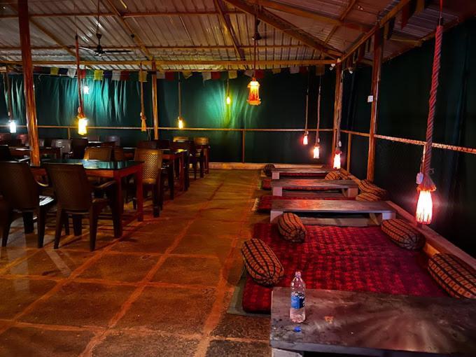 White Elephant Restaurant & Cottages Gokarna Гокарна Екстер'єр фото