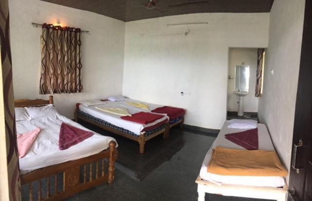 White Elephant Restaurant & Cottages Gokarna Гокарна Екстер'єр фото