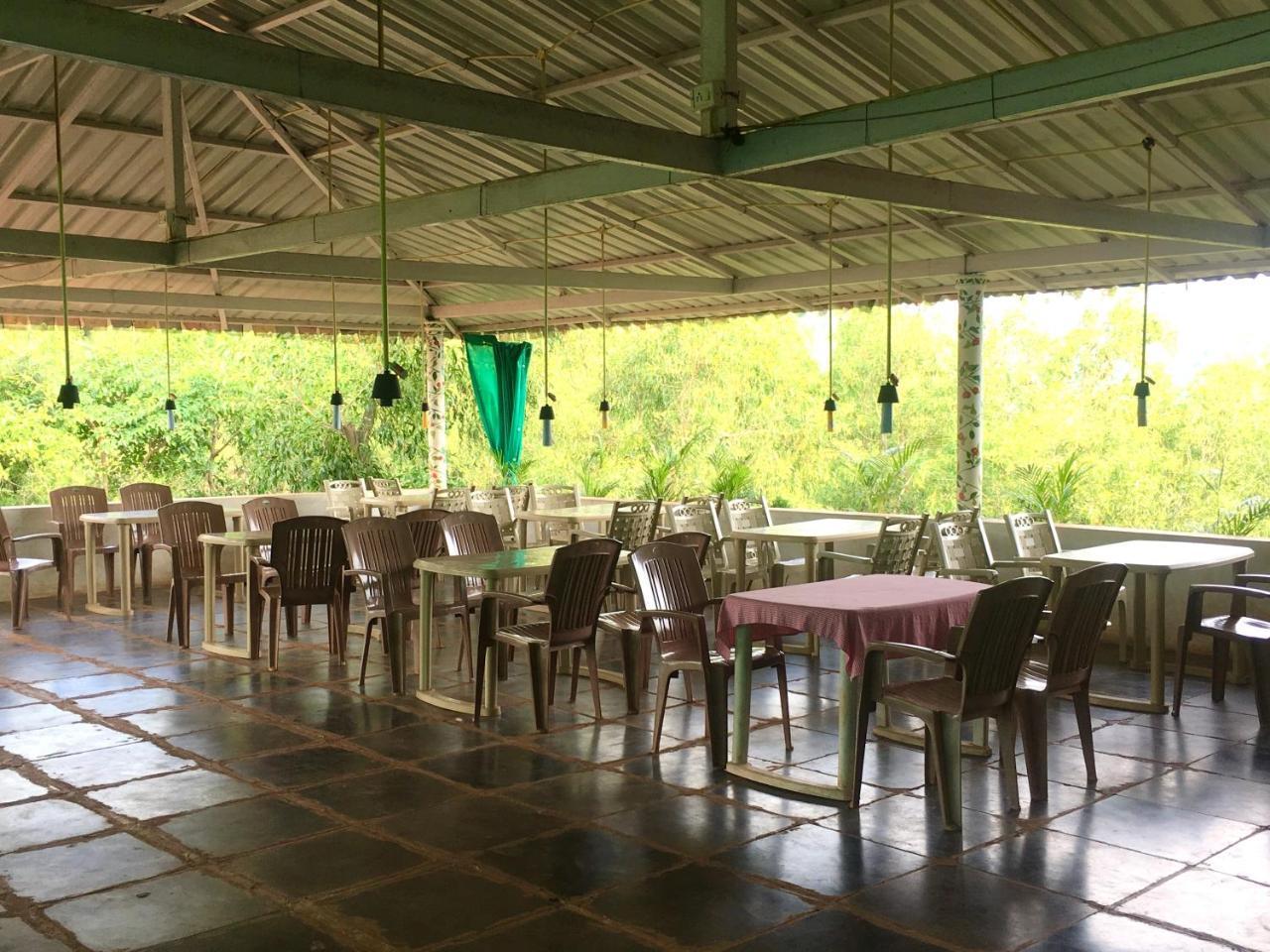 White Elephant Restaurant & Cottages Gokarna Гокарна Екстер'єр фото