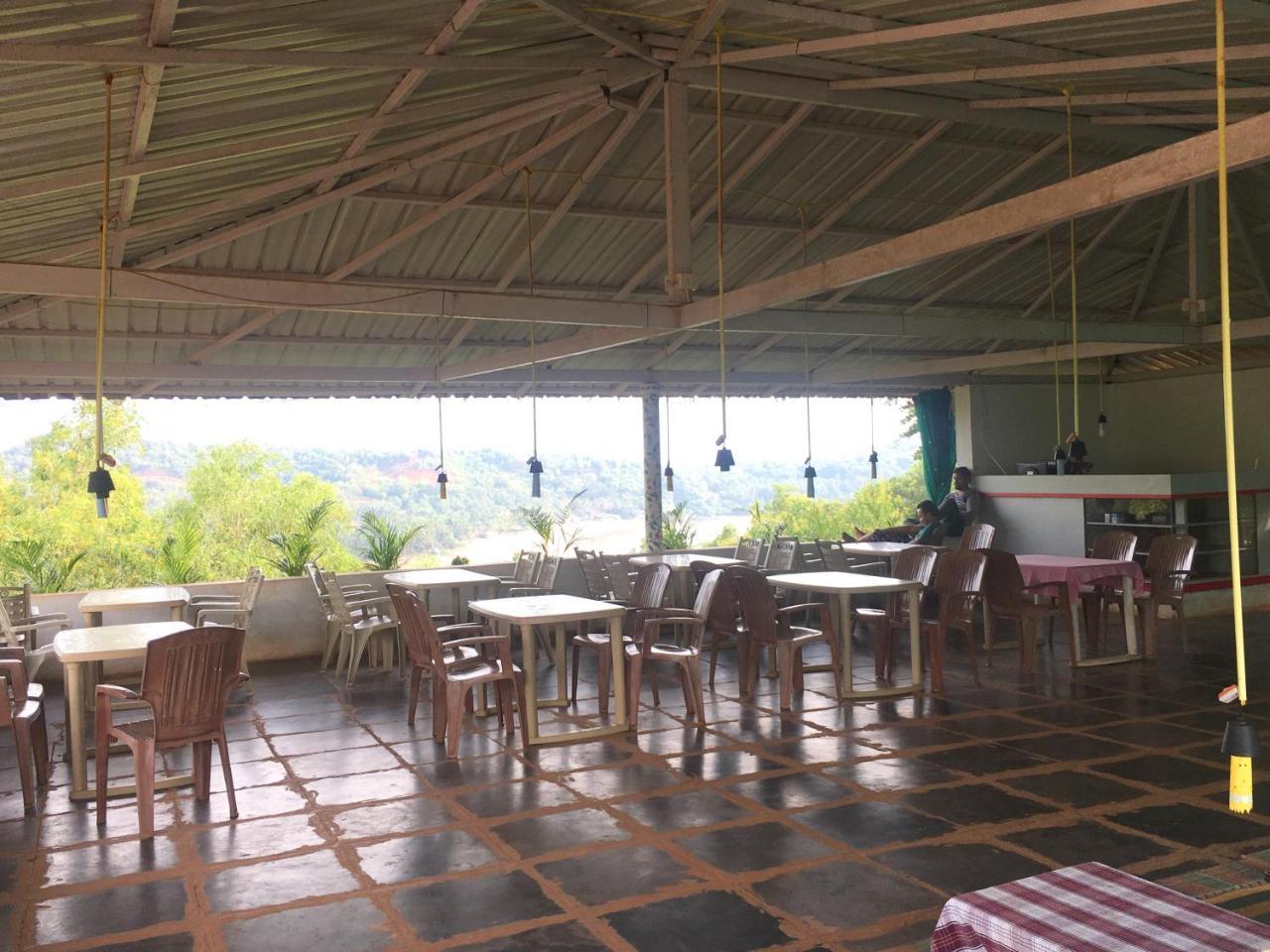 White Elephant Restaurant & Cottages Gokarna Гокарна Екстер'єр фото