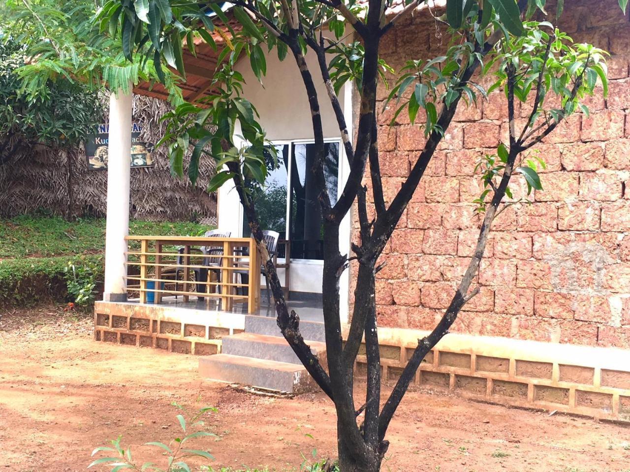 White Elephant Restaurant & Cottages Gokarna Гокарна Екстер'єр фото