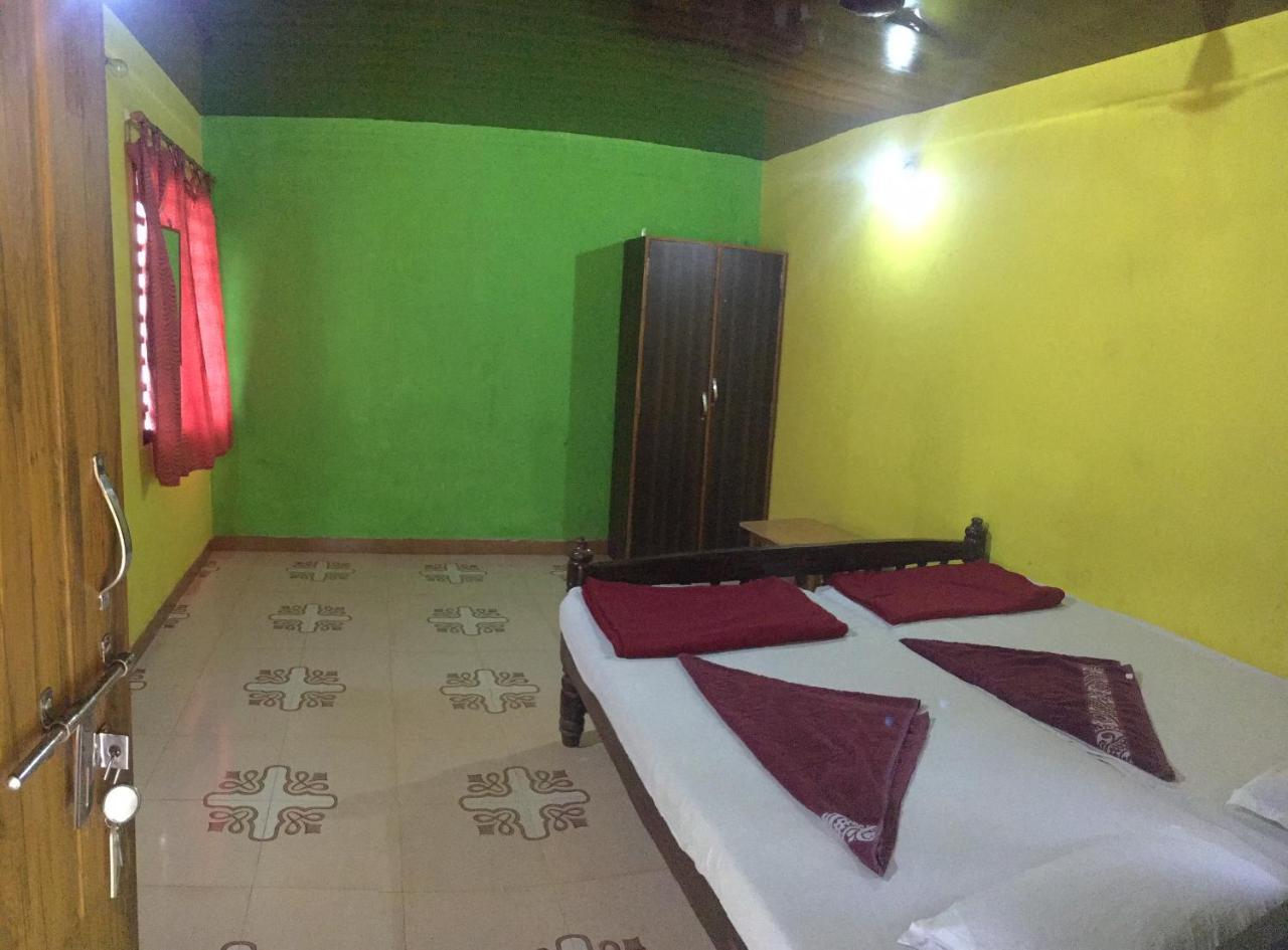 White Elephant Restaurant & Cottages Gokarna Гокарна Екстер'єр фото